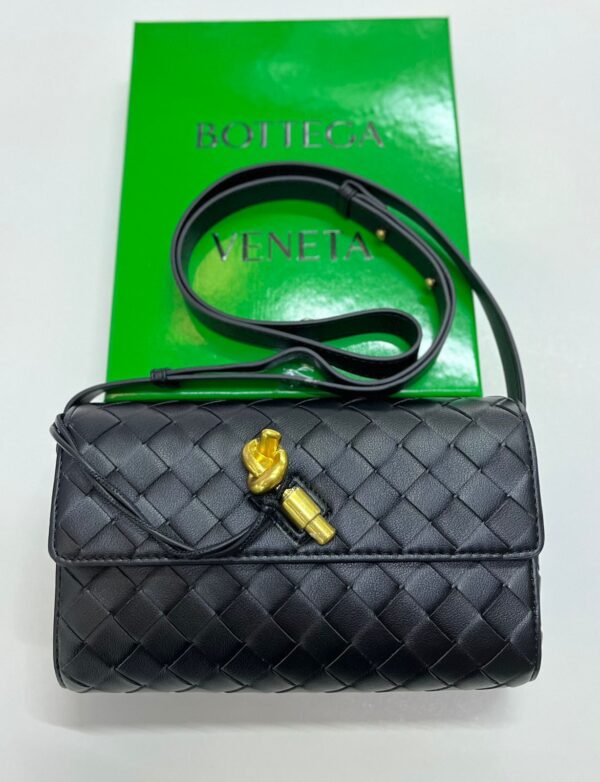 Bottega Veneta Andiamo Clutch