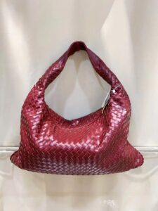  Bottega Veneta Intrecciato Large Veneta Hobo Bag